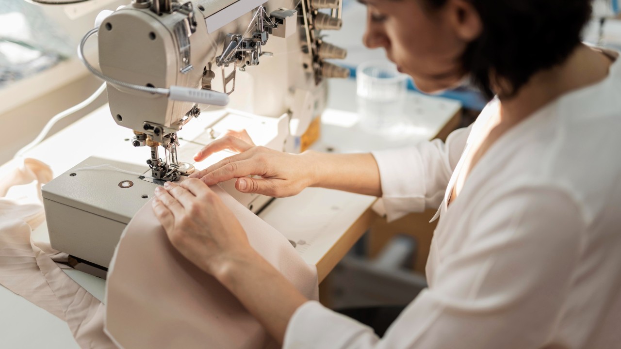 How to Find a Reliable Sample Maker in Los Angeles: 5 Essential Questions to Ask