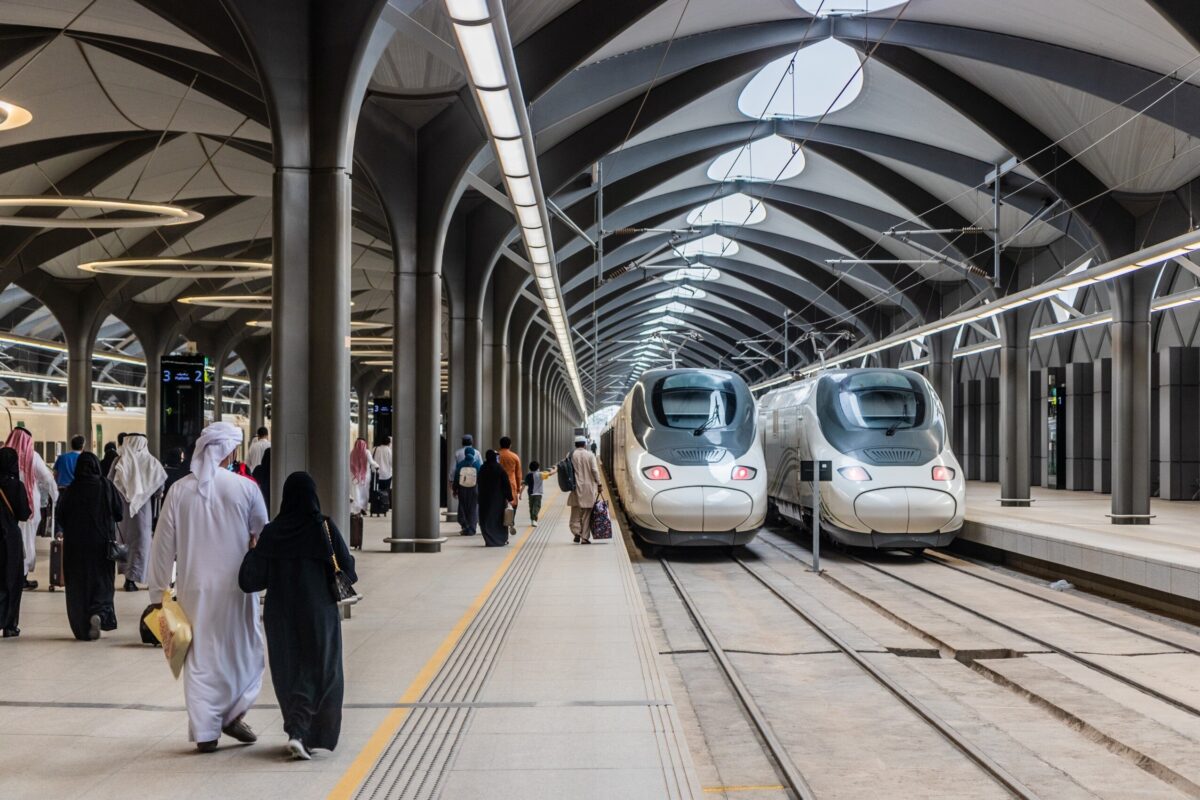 How to Travel on the Madinah to Makkah Arabian trains Timings, Tickets & Guides